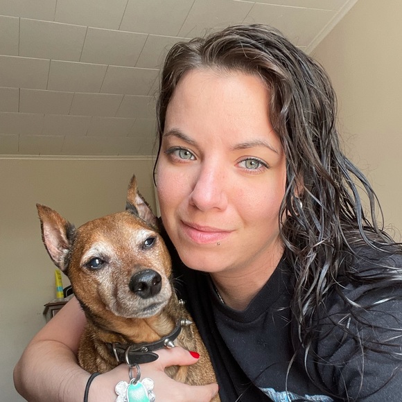 Meet your Posher, Jessica - Picture 1 of 1